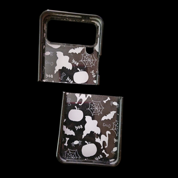 Casetify - Boo Halloween Galaxy Z-Flip 4 Case - Picture 3 of 7